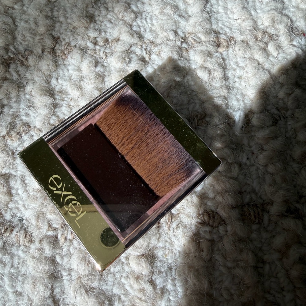Excel blush - Picture 2 of 3